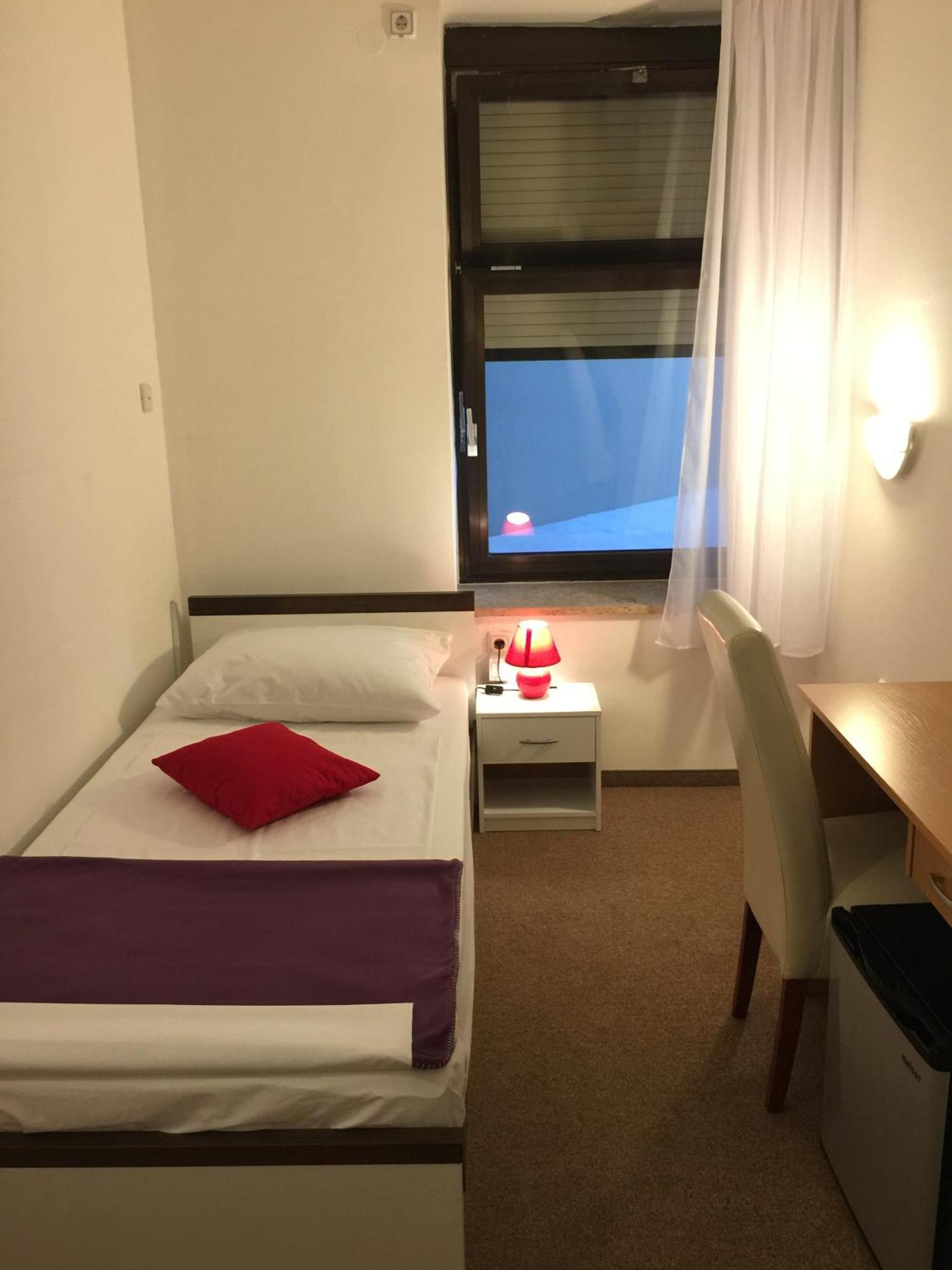 Hotel Ruža Novi Vinodolski Kamer foto