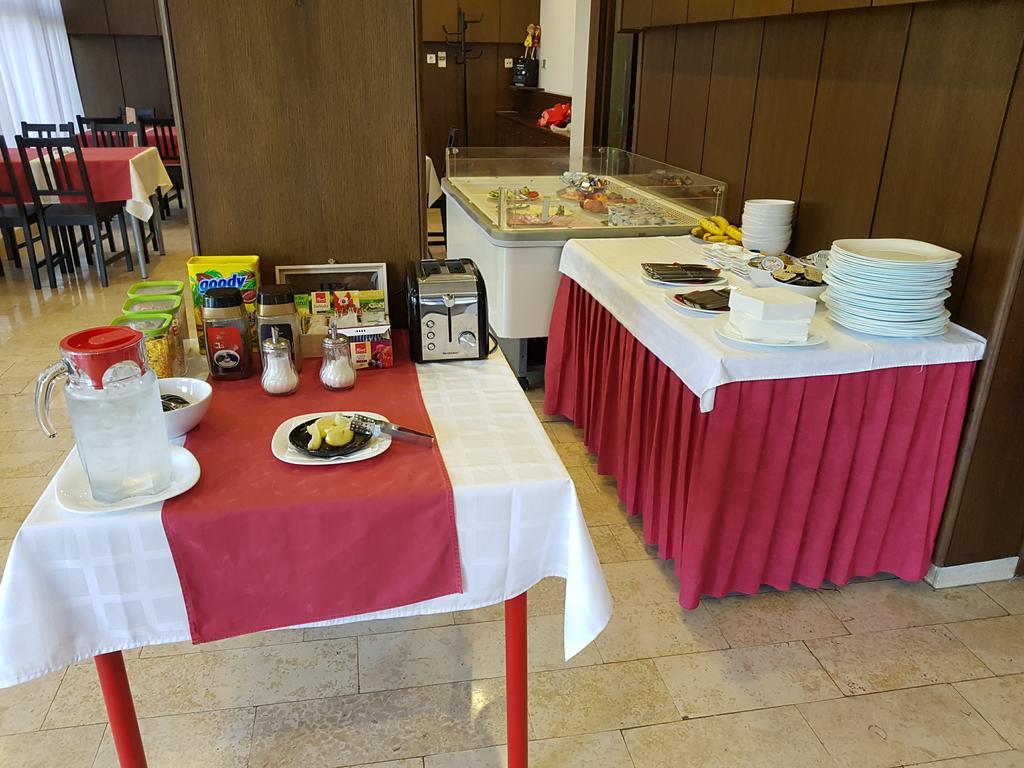 Hotel Ruža Novi Vinodolski Buitenkant foto
