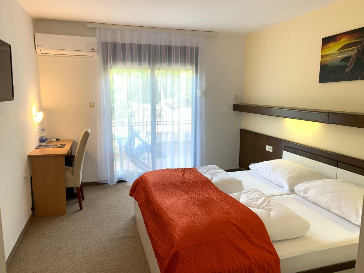 Hotel Ruža Novi Vinodolski Buitenkant foto