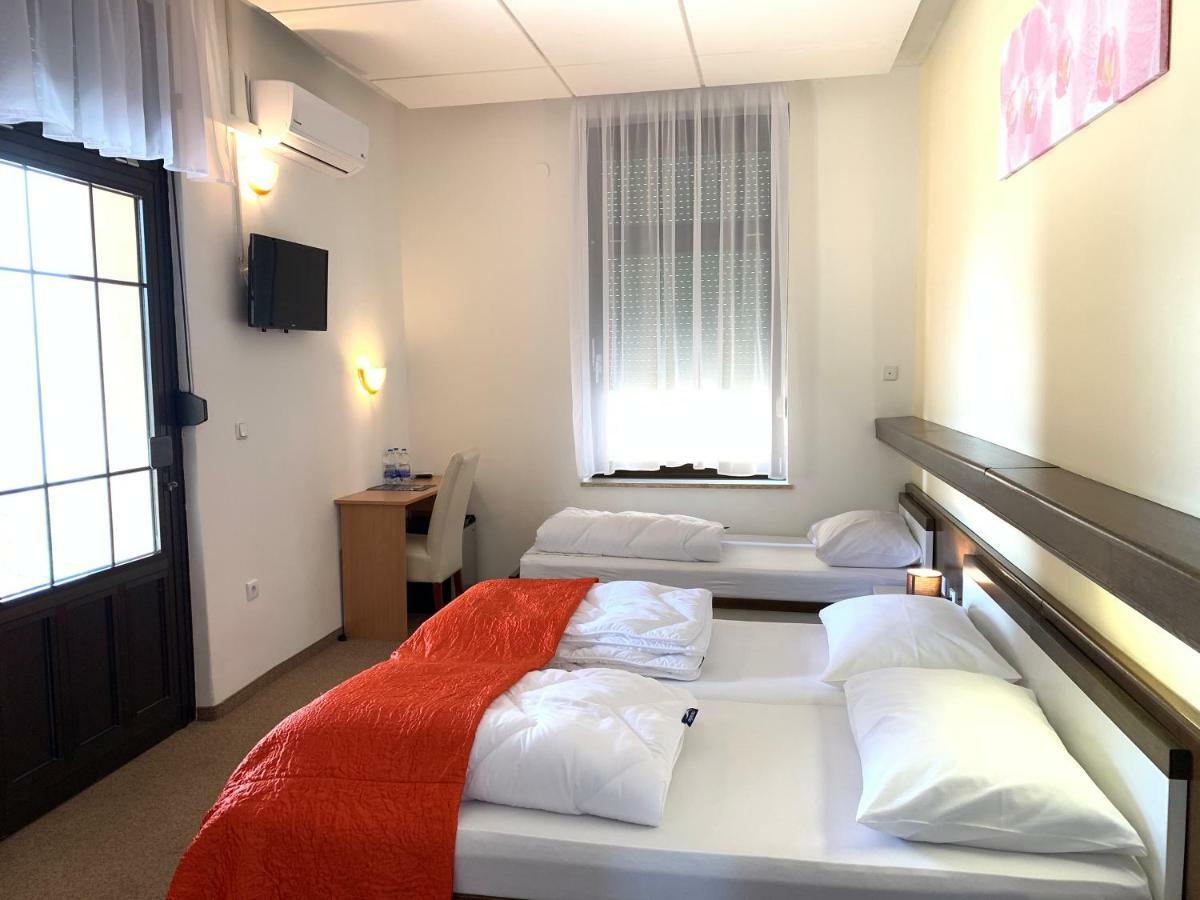 Hotel Ruža Novi Vinodolski Buitenkant foto