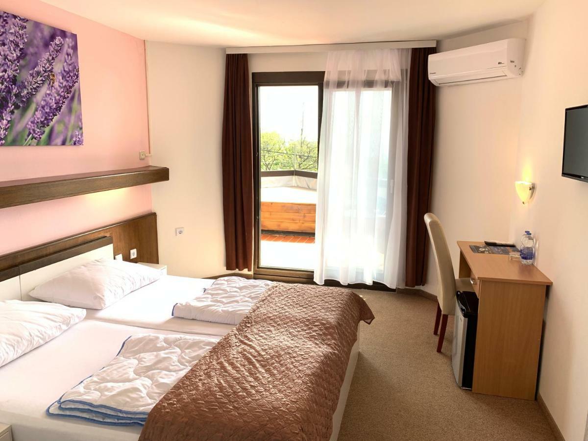Hotel Ruža Novi Vinodolski Buitenkant foto